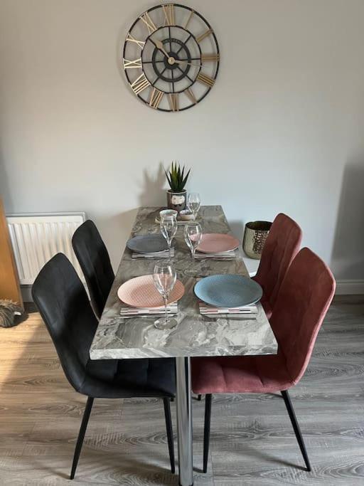 Corran Mews Apartment Larne Bagian luar foto